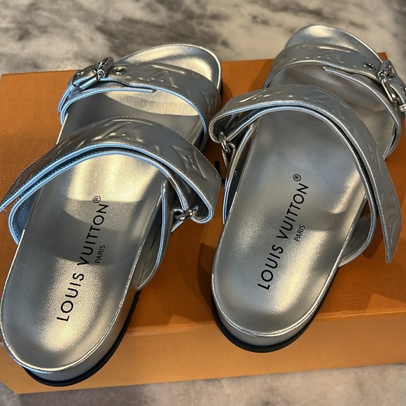 RARE Silver LV Boom Dia Flat Comfort Mule - Picture 5 of 6